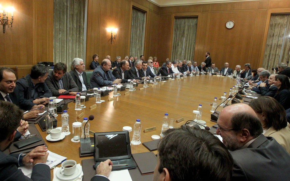 επιμένουν-τηλεοπτικά-παρά-τις-συστάσ-2104446