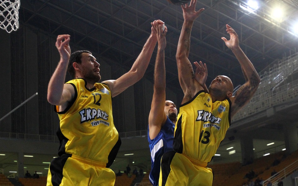 basket-league-συνέχισε-αήττητη-η-αεκ-έσπασε-το-ρό-2109582