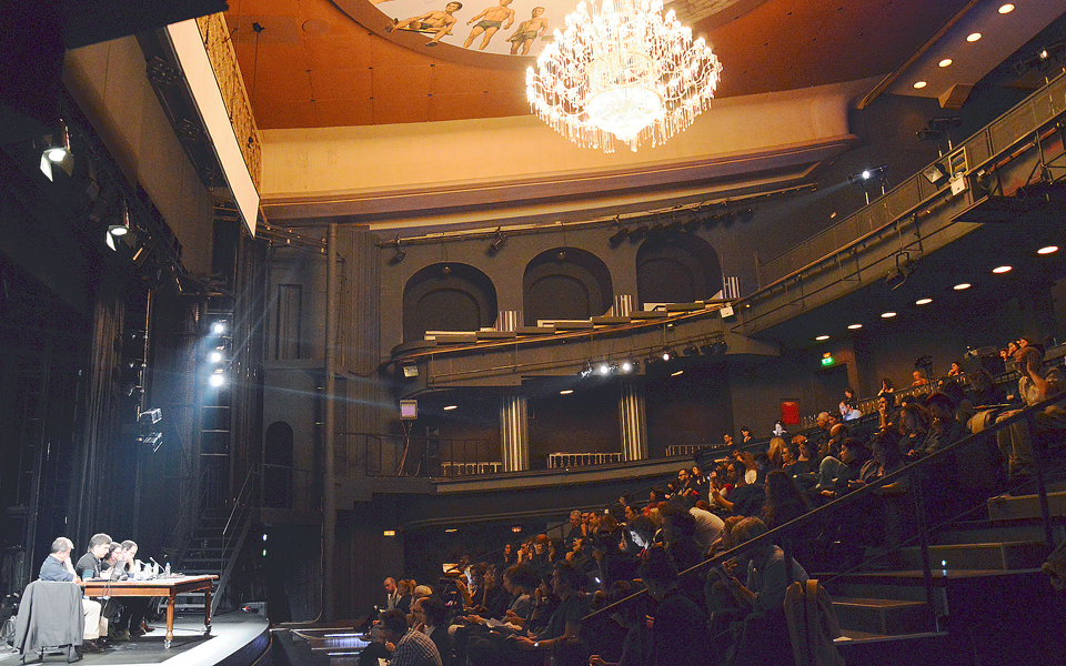 mπιενάλε-αθήνας-ένα-κοινωνικό-cern-στην-ομ-2110958