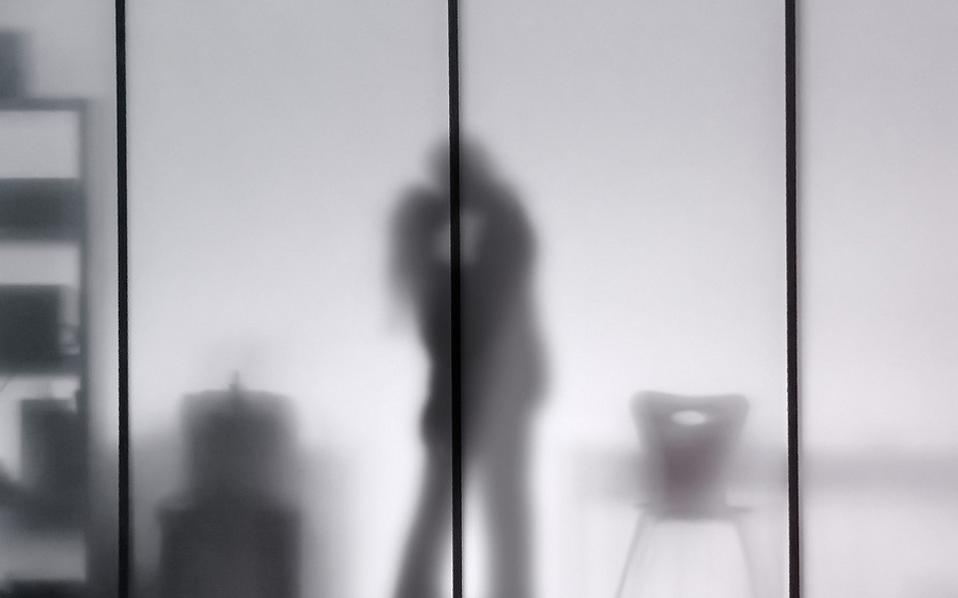 σεξουαλική-επαφή-και-ευτυχισμένα-ζευ-2110972