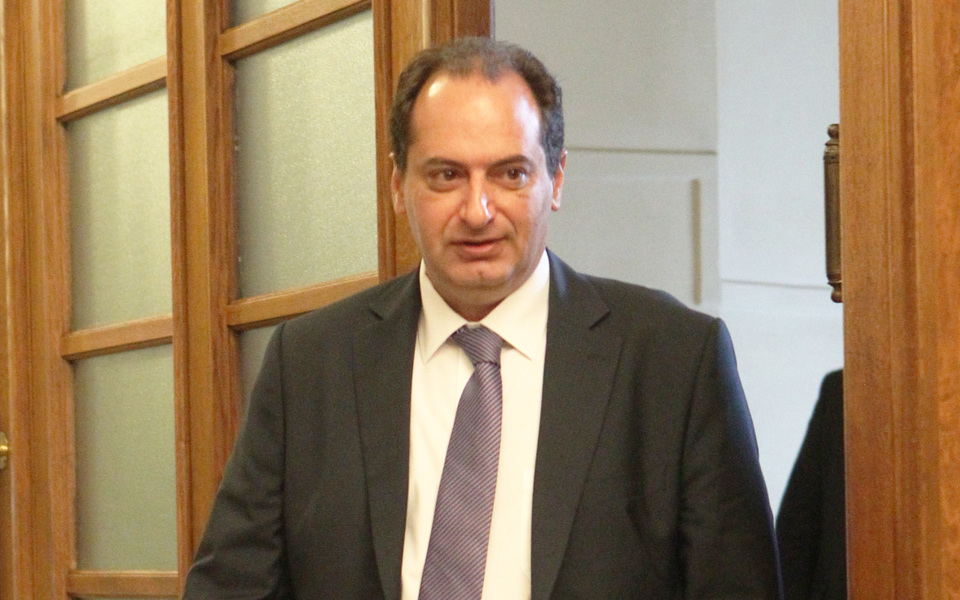 πρωτοφανές-φιάσκο-στη-βουλή-με-τον-σπί-2112257