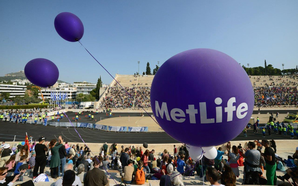 η-ομάδα-της-metlife-στον-33ο-αυθεντικό-μαραθών-2111833