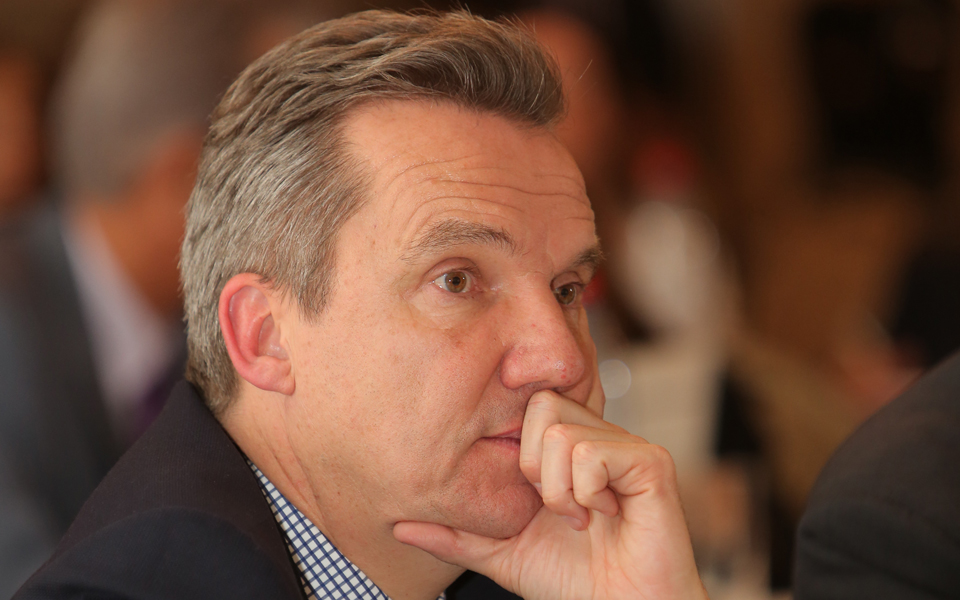 ντ-ρέινερμαν-η-φτώχεια-αντιμετωπίζετ-2110369