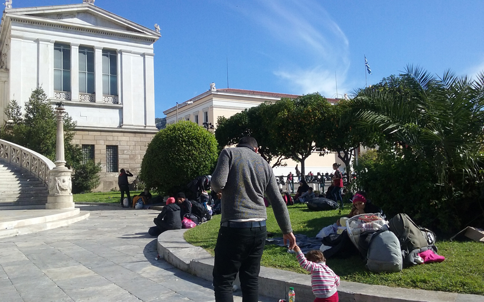 ραντεβού-έξω-από-την-εθνική-βιβλιοθήκ-2109918