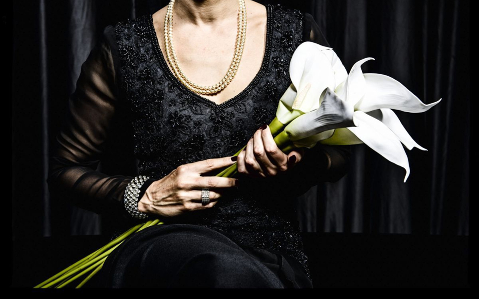 σε-τεντωμένο-σχοινί-εξακολουθεί-να-βα-2110671