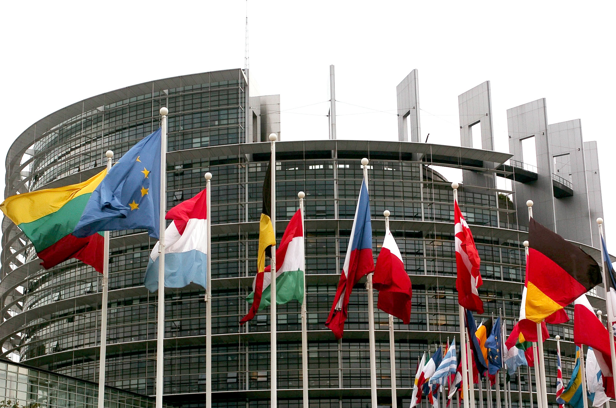 και-όμως-η-εικόνα-στην-ευρωζώνη-δεν-είν-2110806