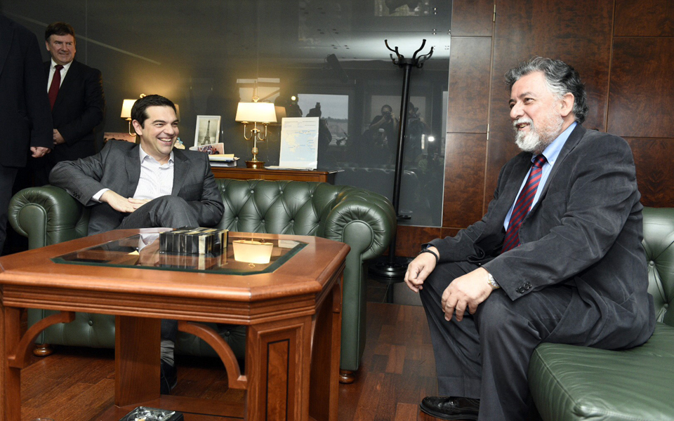 η-παράδοξη-σχέση-του-πρώην-υπουργού-2109795