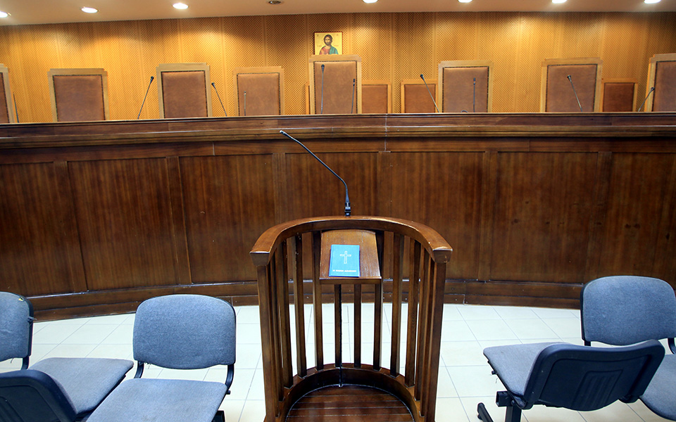 απαγόρευση-εξόδου-από-την-χώρα-σε-προϊ-2108690