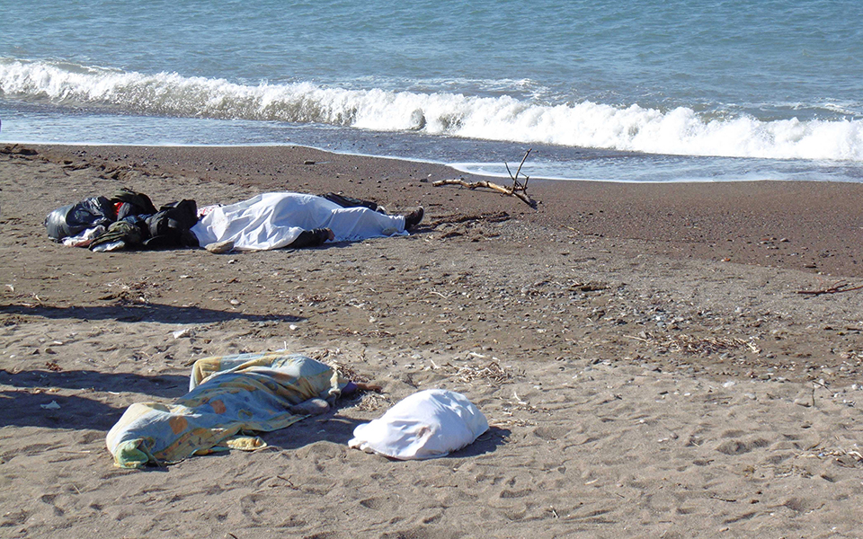 μυτιλήνη-τρία-ακόμη-πτώματα-ξεβράστ-2109359