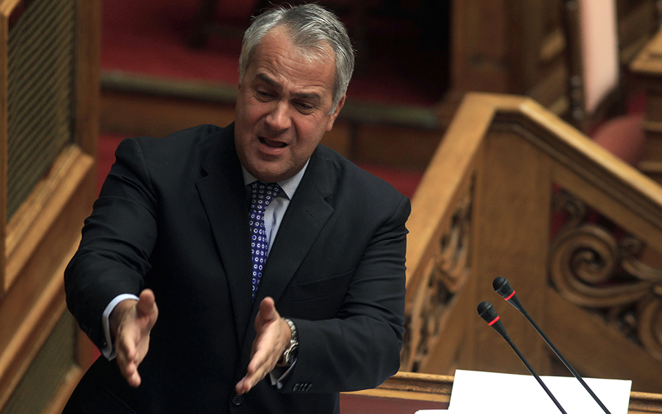 η-μάχη-στη-ν-δ-μεταφέρθηκε-στο-κοινοβού-2112077