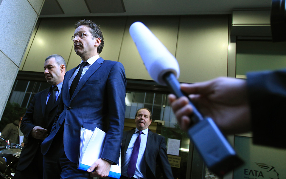 χωρίς-λευκό-καπνό-οι-ολονύκτιες-δια-2110468