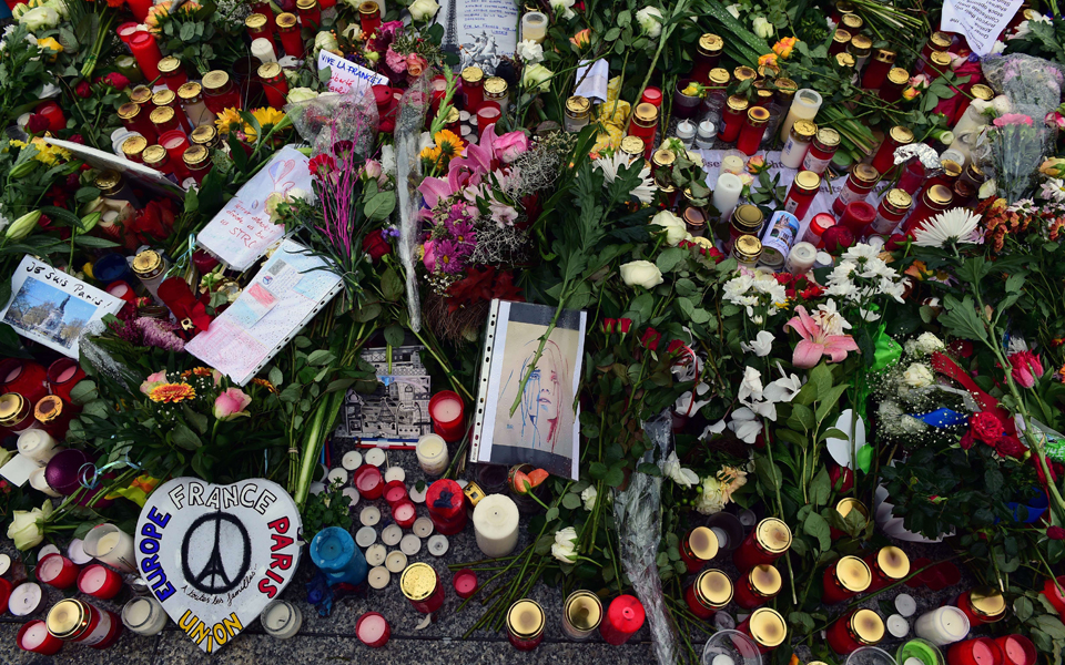 κομμένη-στα-δύο-καρδιά-2110673