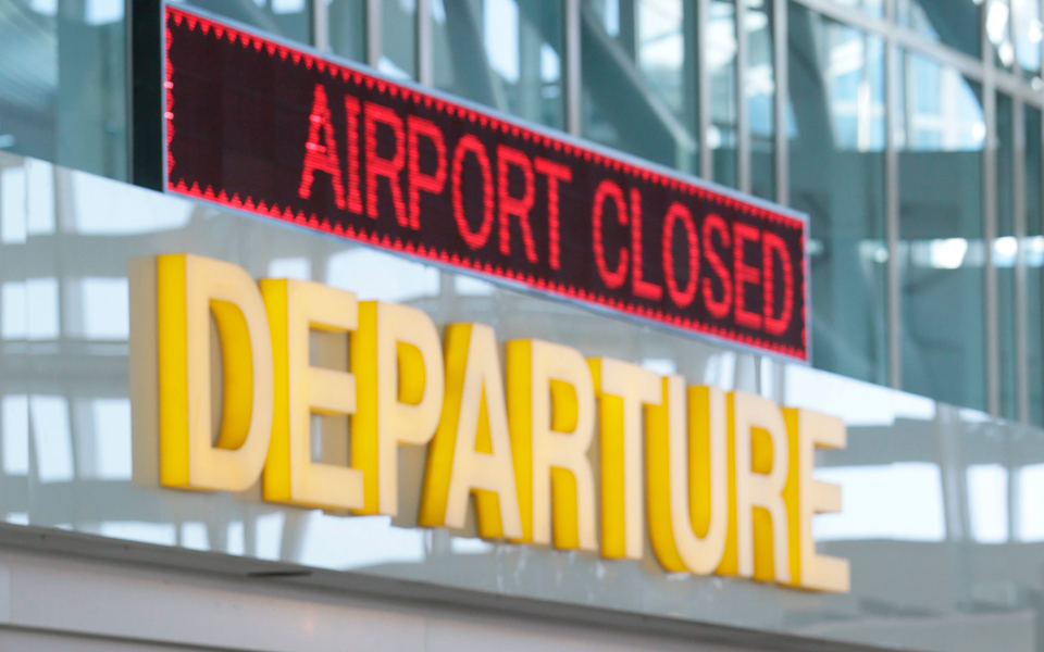 τέφρα-ηφαιστείου-στο-αεροδρόμιο-του-μ-2109233