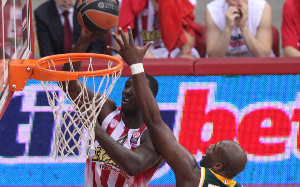 ερυθρόλευκη-καταιγίδα-για-τη-λιμόζ-2109247