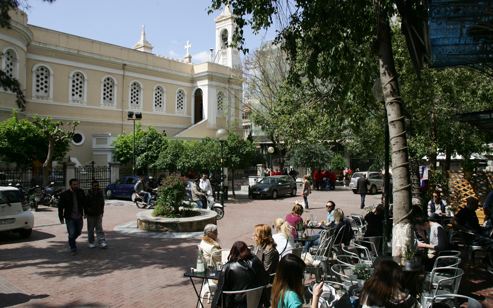 παρέμβαση-ουσίας-ή-μία-από-τα-ίδια-2111198