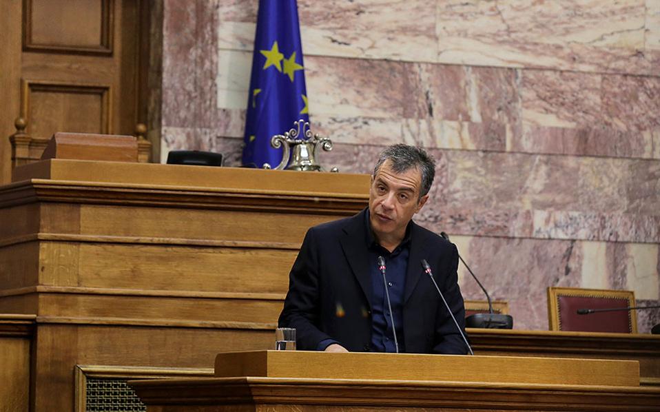 σκληρή-γραμμή-από-το-ποτάμι-2109248