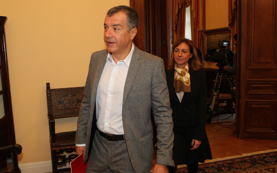 στ-θεοδωράκης-σε-λάθος-κατεύθυνση-ο-κ-2112390