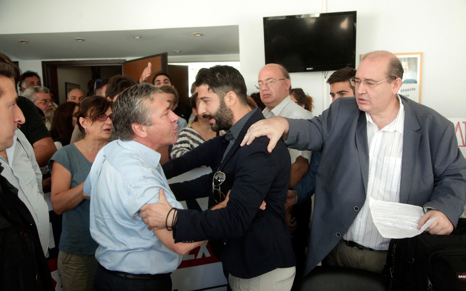 ιπτάμενα-αντικείμενα-κατά-συριζα-2111412