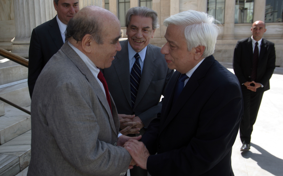 τρία-δοκίμια-για-τον-θανάση-βαλτινό-2109329