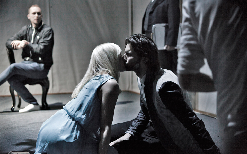 από-τον-υπαρκτό-σοσιαλισμό-στις-ελεύθ-2109746