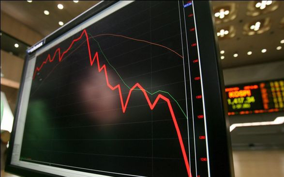 πτώση-310-στο-χ-α-λόγω-πιέσεων-στις-τράπεζ-2109179