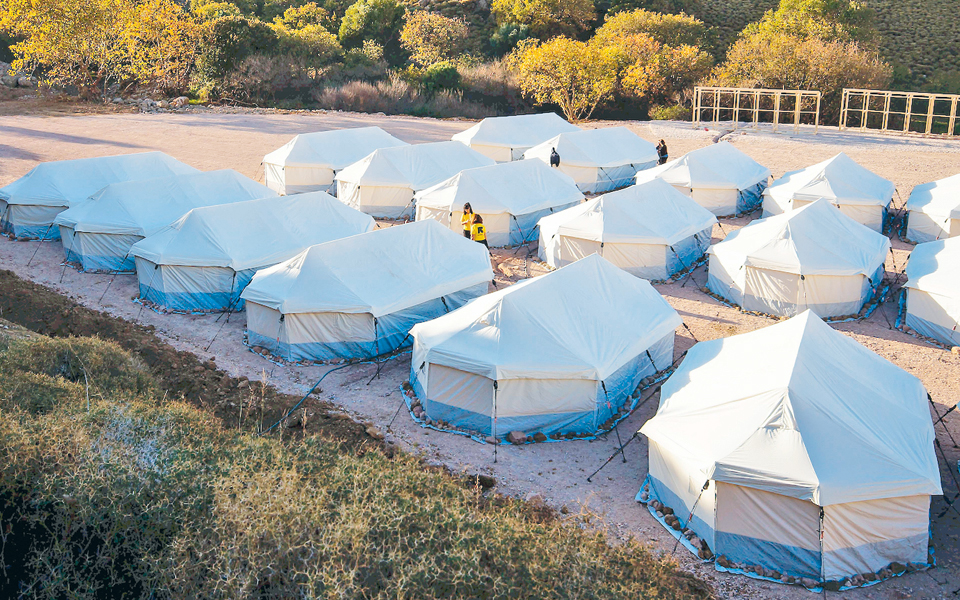 εγκλωβισμένα-1-800-βαγόνια-στην-ειδομέ-2112702