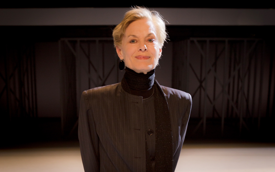 το-φως-της-λουσίντα-τσάιλντς-στη-στέγη-2112945