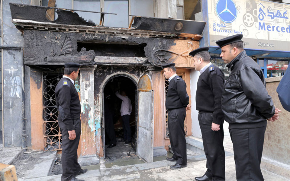 φονική-επίθεση-με-μολότοφ-στο-κάιρο-2113036