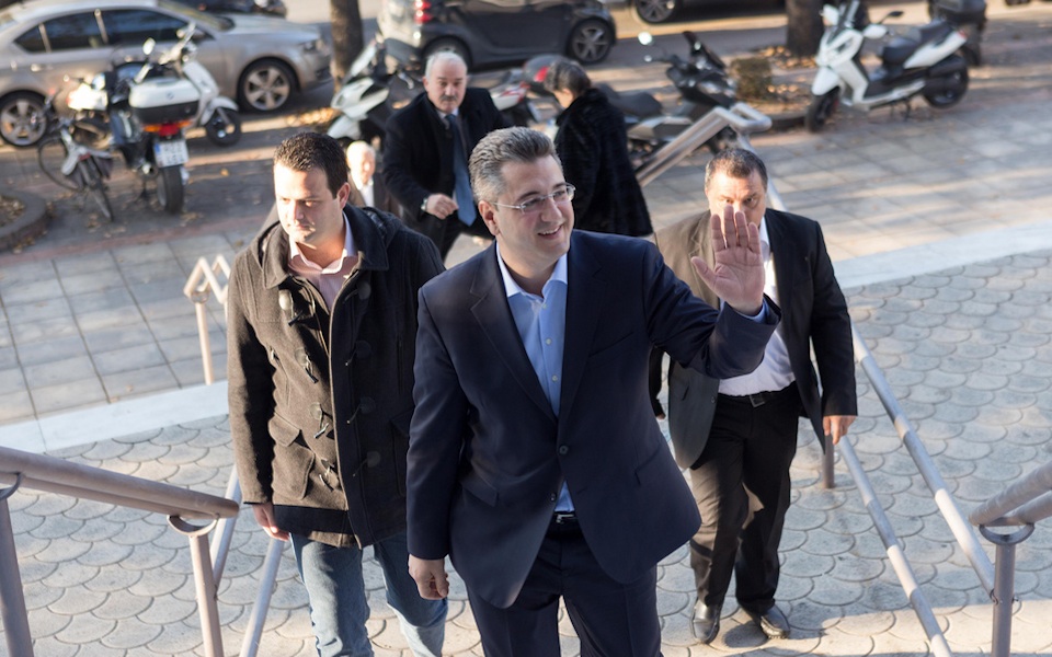 απόστολος-τζιτζικώστας-χρεώνει-την-α-2115576