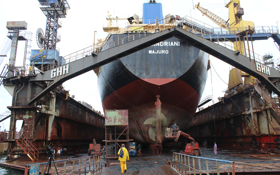 η-παρακμή-των-ελληνικών-ναυπηγείων-2115988