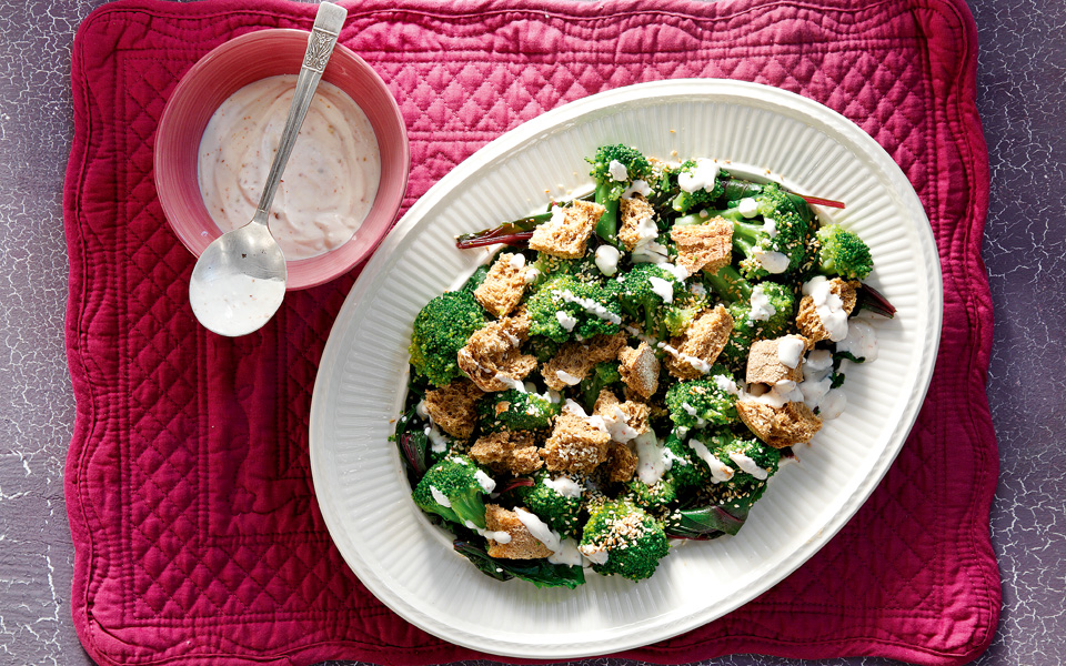 σαλάτα-με-παντζαρόφυλλα-μπρόκολο-σπα-2113701