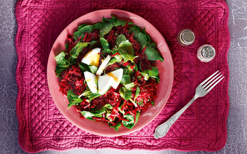 σαλάτα-με-παντζάρια-και-σπανάκι-2113674