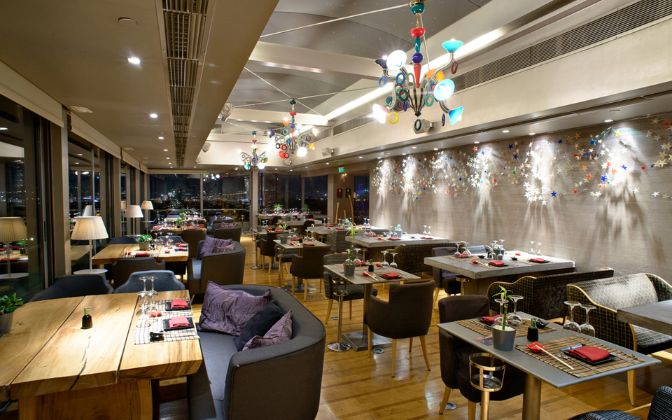 ρεβεγιόν-στο-radisson-blu-park-2115183