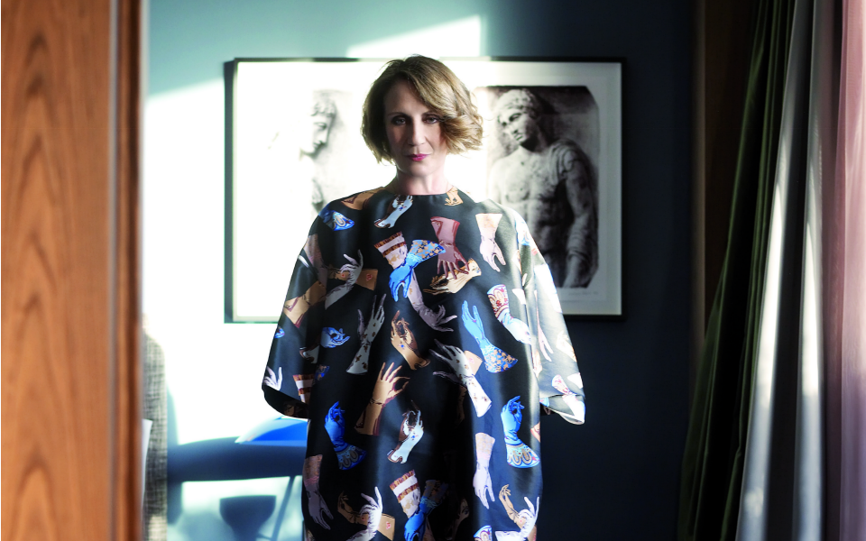 θέμις-μπαζάκα-the-queen-2118692