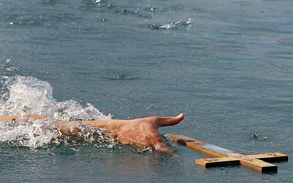 σουρεαλιστικές-αναλαμπές-των-φώτων-2117472