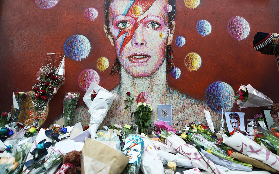 ντέιβιντ-μπόουι-ο-άνθρωπος-με-τα-χίλια-2117754