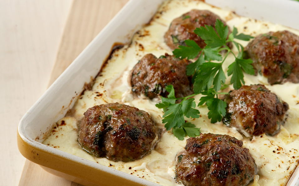 κεφτέδες-φούρνου-με-σάλτσα-γιαουρτιο-2118796
