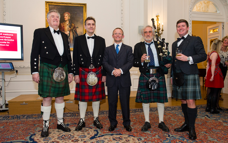 στο-νέο-κ-που-κυκλοφορεί-την-κυριακή-2120156