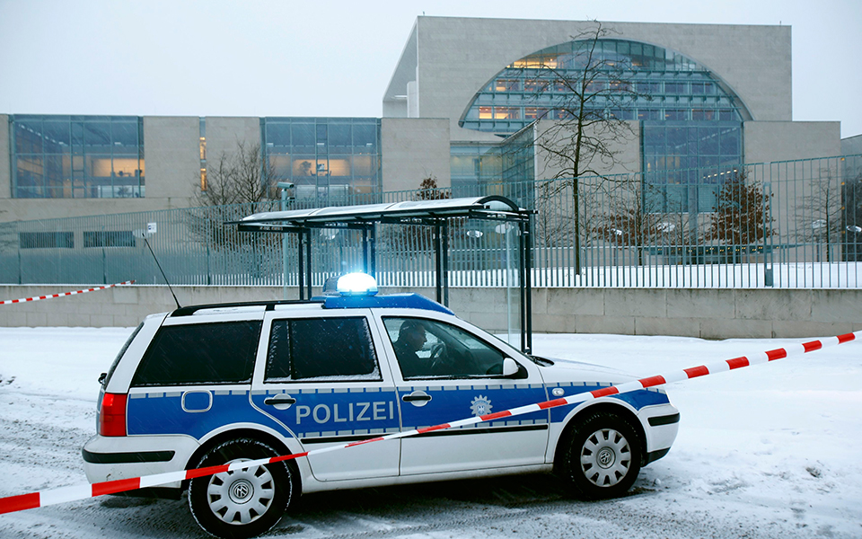 δεν-βρέθηκε-τίποτε-ύποπτο-στο-γραφείο-2117096