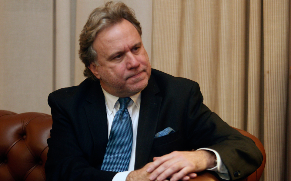 από-κόκκινος-επαναστάτης-κόκκινο-παν-2118435