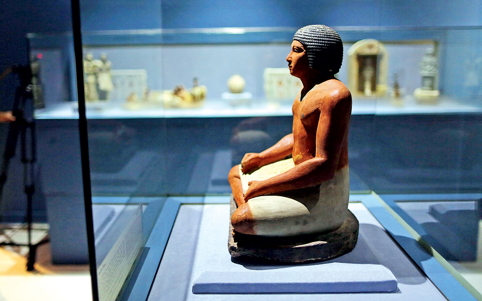 περιμένοντας-το-αεροπλάνο-2119788