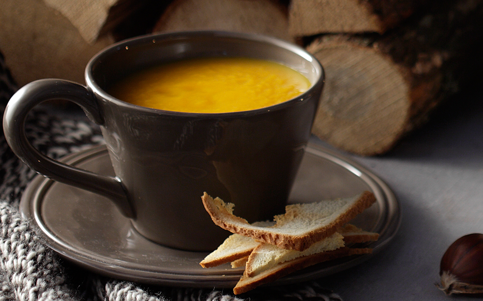 κρεμώδης-καροτόσουπα-με-σελινόριζα-2119740