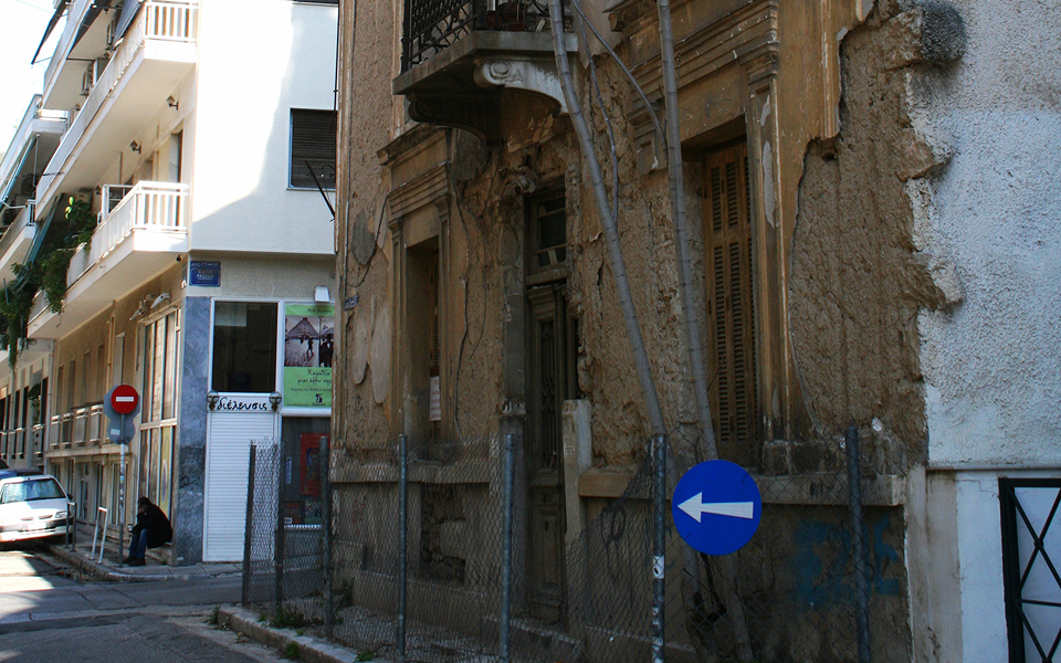 κύκλοι-ζωής-και-θανάτου-στην-οδό-πόρου-2120037