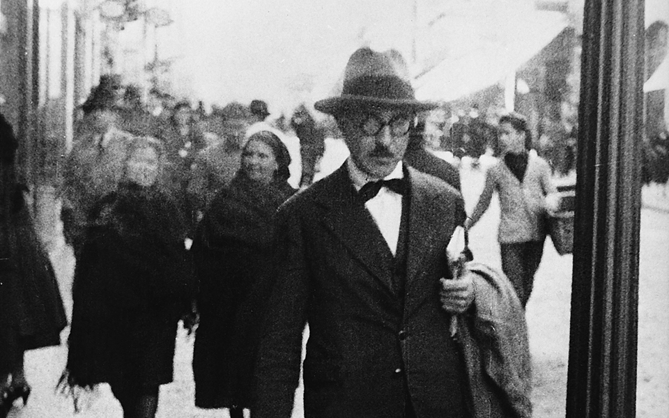 το-ποιητικό-σύμπαν-του-αλβαρο-ντε-κάμπ-2117197