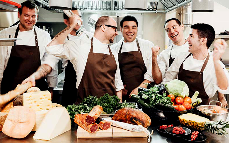 ταξίδι-γεύσεων-μέσω-του-small-luxury-cookbook-2118655