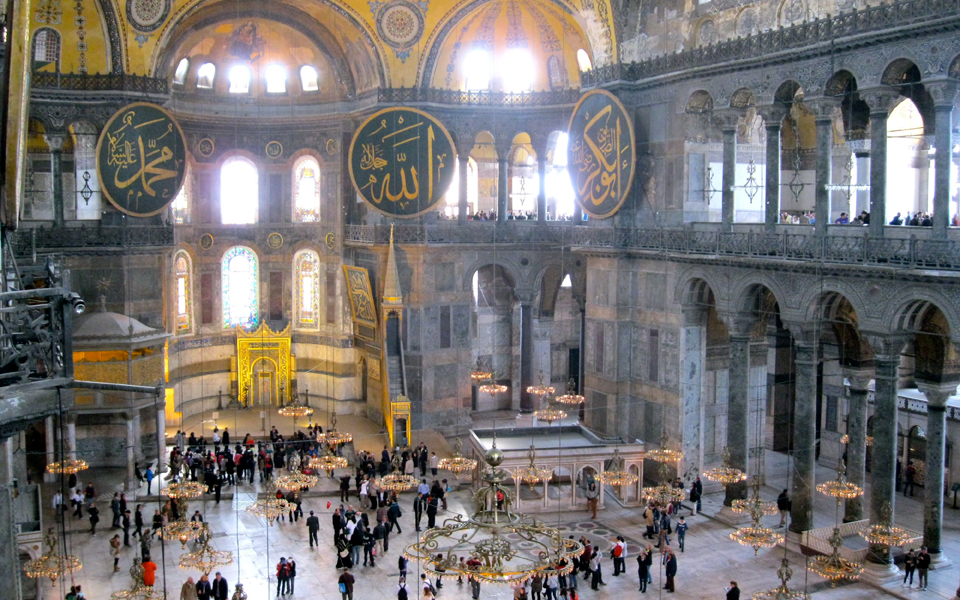 ενα-μνημείο-θαμπό-υπό-τον-φόρτο-της-ιστ-2119253