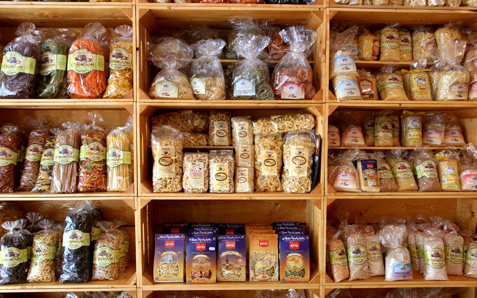 ντόπιες-λιχουδιές-και-εισαγόμενα-καλ-2120112