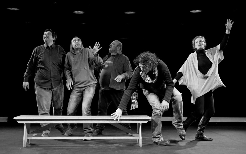 παράσταση-στο-εθνικό-με-κείμενα-του-σ-ξ-2119719