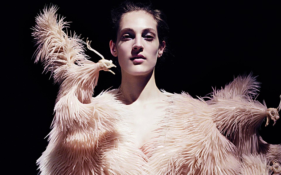 μηχανισμοί-η-μόδα-στην-εποχή-της-τεχνο-2123448