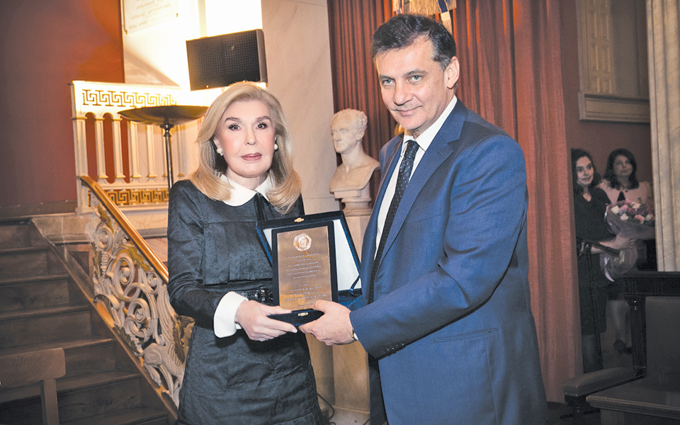 tιμητική-βράβευση-σε-ειδική-εκδήλωση-τ-2121881